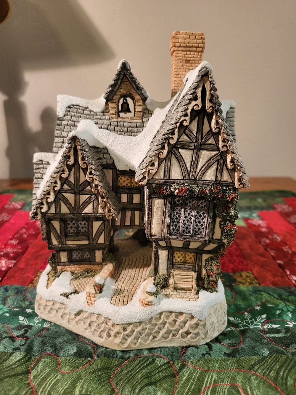 David Winter Cottages "Scrooge's School" 1992 Christmas Special – MINT Box & COA